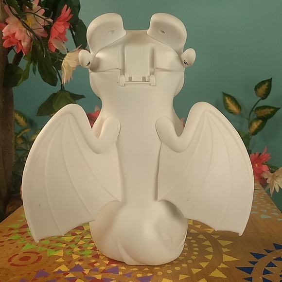 Light Fury & Night Fury Toothless cold drink holders collectible set & S⦠- Picture 7 of 16